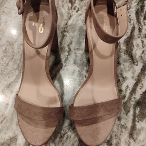 No. 6 Women's Brown Suede Heels